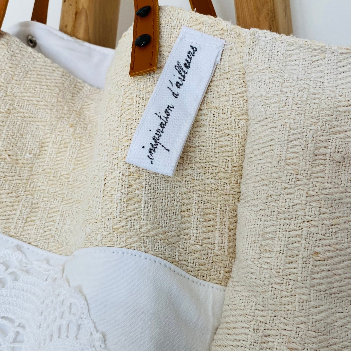 Cabas Josette fait main en toile de jute et drap ancien upcyclé – pièce unique blanc et beige