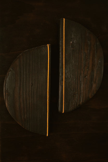 Décoration murale Mysoko en bois brûlé – 65 × 35 cm, pièce unique artisanale